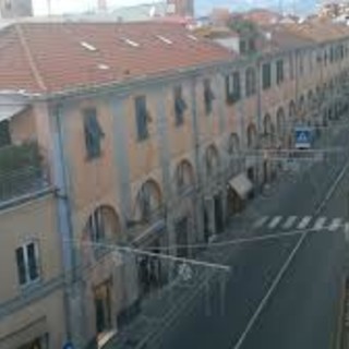 Albenga, lavori notturni per l’asfaltatura in via Genova: disagi ridotti per la circolazione Albenga, lavori notturni per l’asfaltatura in via Genova: disagi ridotti per la circolazione