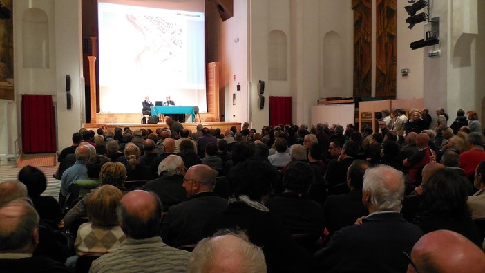 Gli impegni presi dal Sindaco devono essere onorati. I VERDI chiedono che venga incaricato un nuovo urbanista. Gli impegni presi dal Sindaco devono essere onorati. I VERDI chiedono che venga incaricato un nuovo urbanista.