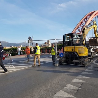 Lavori al "Ponte Rosso" di Albenga, il sindaco Tomatis: "Un occhio alla bellezza e uno alla sicurezza" (FOTO e VIDEO) Lavori al "Ponte Rosso" di Albenga, il sindaco Tomatis: "Un occhio alla bellezza e uno alla sicurezza" (FOTO e VIDEO)