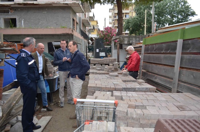 Andora, ex Ariston: l'ufficio tecnico acquisisce i materiali edilizi stoccati in zona a vincolo paesaggistico Andora, ex Ariston: l'ufficio tecnico acquisisce i materiali edilizi stoccati in zona a vincolo paesaggistico