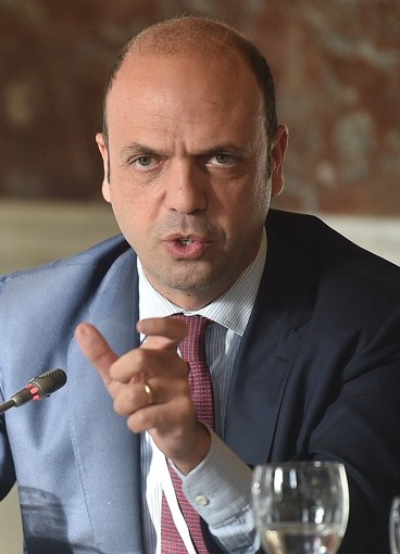 Alfano a Pietra Ligure per la campagna referendaria, Canciani attacca: "Vergognoso il patrocinio del Comune"