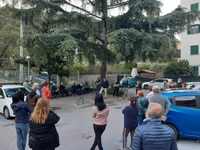 Albisola, l'amministrazione nei quartieri con i cittadini: a La Pace i residenti segnalano le criticità Albisola, l'amministrazione nei quartieri con i cittadini: a La Pace i residenti segnalano le criticità