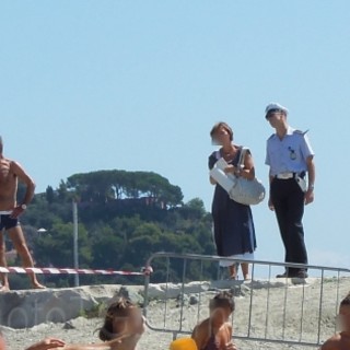 Albissola Marina: la Municipale transenna la spiaggia