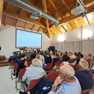 Alassio, Mario Paternostro presenta il nuovo capitolo delle indagini del commissario Falsopepe Alassio, Mario Paternostro presenta il nuovo capitolo delle indagini del commissario Falsopepe