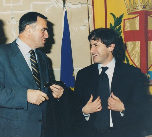 Foto del 2002 (durante amministrazione Zunino) in occasione della visita dell'allora ministro Alemanno ad Albenga