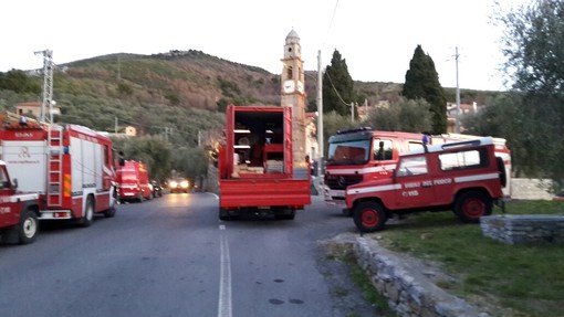 Arnasco, esplode e crolla una palazzina: due morti, si cercano dispersi Arnasco, esplode e crolla una palazzina: due morti, si cercano dispersi