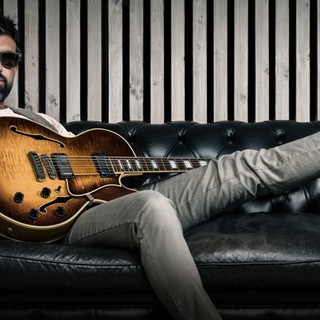 Il chitarrista Alex Gariazzo (immagine tratta dal suo sito ufficiale)