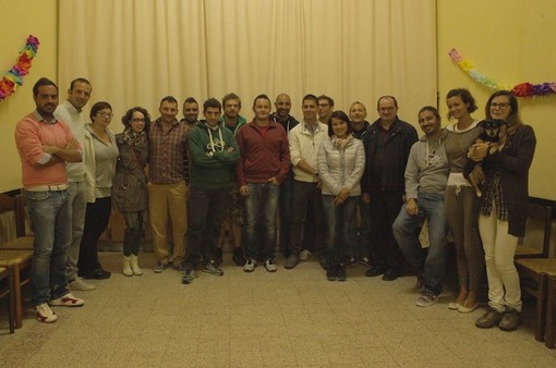 Don Taddeo e i volontari di Andora Più