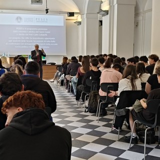 Balduzzi agli studenti dell’Istituto Boselli Alberti Mazzini Da Vinci: "La Costituzione è un regalo, dobbiamo esserne degni"