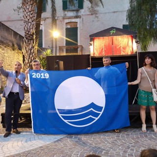 Pietra Ligure, consegnata alla città la Bandiera Blu (FOTO e VIDEO)