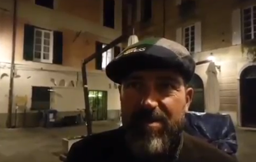 Sit in ad Albenga, solidarietà per Bruno costretto a chiudere La Taberna del Foro per le minacce subite