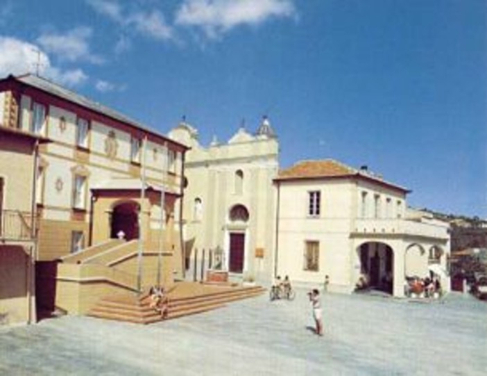 "In Azzurro sotto le Stelle": Boissano lancia la "cena condivisa" "In Azzurro sotto le Stelle": Boissano lancia la "cena condivisa"