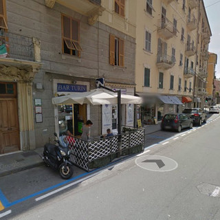 Furto con destrezza al Bar Turin di Savona