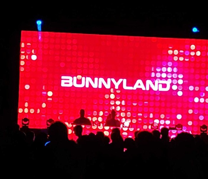 Bunny Land, oltre 6 mila presenze a Salea per un weekend di musica, divertimento e socialità Bunny Land, oltre 6 mila presenze a Salea per un weekend di musica, divertimento e socialità