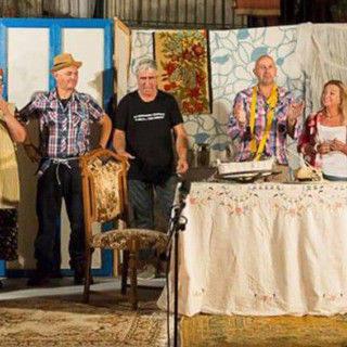 Un immagine di repertorio della compagnia teatrale "I belli... che andeti" Un immagine di repertorio della compagnia teatrale "I belli... che andeti"