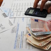 Bollette 2025, è Savona la provincia più cara della Liguria: tra gas e luce spesa media di oltre 2.500 euro Bollette 2025, è Savona la provincia più cara della Liguria: tra gas e luce spesa media di oltre 2.500 euro