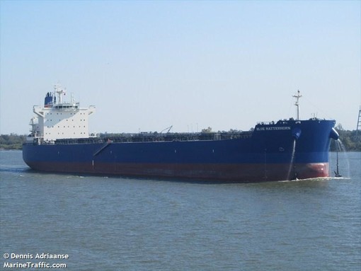 Guardia Costiera Savona: rimane fuori dal porto una nave con gasolio non a norma