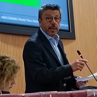 Le prese in giro ai "foresti" non gradite al consigliere regionale Brunetto: "Perché 'sparare' sui turisti? Vi ritenete spiritosi?"