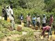 I lavori di realizzazione del pozzo d'acqua potabile a Bwatemba, in Burundi I lavori di realizzazione del pozzo d'acqua potabile a Bwatemba, in Burundi