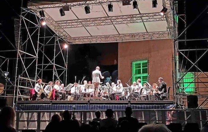 Polemica a Loano, la Banda contro il parroco di Verzi: “Mai avremmo voluto sentirci chiamare Banda bassotti” Polemica a Loano, la Banda contro il parroco di Verzi: “Mai avremmo voluto sentirci chiamare Banda bassotti”
