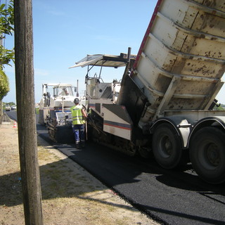 Un additivo per mitigare i miasmi di bitume provenienti dalla Cava Icose tra Cisano e Zuccarello
