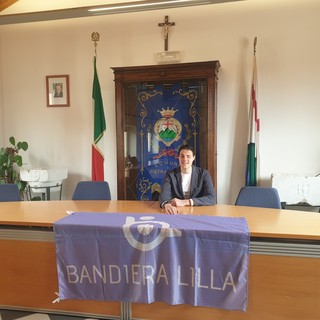 Pietra, la "Bandiera Lilla" a Sebastiano Gravina, il bomber della Nazionale che spopola sul web con "Videociecato": "Il miglior alfiere per il nostro comune"