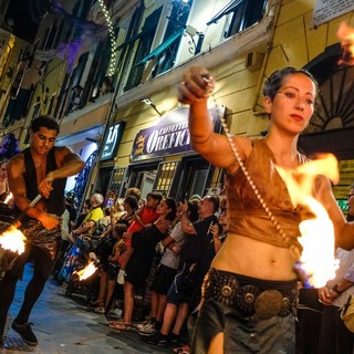 Migliaia di persone a Loano per la tradizionale “Festa delle Basüe” (FOTO) Migliaia di persone a Loano per la tradizionale “Festa delle Basüe” (FOTO)
