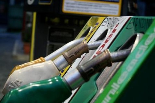 Maltempo: Liguria e Toscana, benzinai revocano sciopero