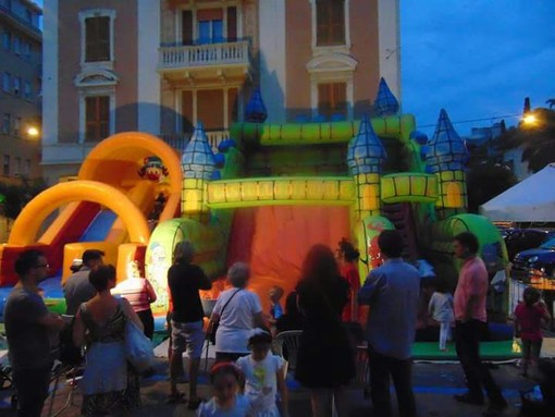 Quattro grandi feste in piazza Oberdan a Finale Ligure
