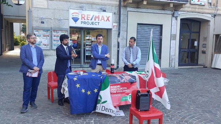 "Insieme per l'Europa che vogliamo", a Vado il candidato Benifei: "Ottimista, stiamo facendo capire la nostra alternativa"