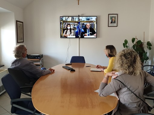 Pietra Ligure si conferma Bandiera Blu anche nel 2020, De Vincenzi e Vaianella: "Un simbolo di rinascita e di speranza per il futuro" Pietra Ligure si conferma Bandiera Blu anche nel 2020, De Vincenzi e Vaianella: "Un simbolo di rinascita e di speranza per il futuro"