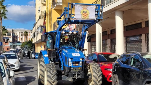 Bastia d'Albenga, 1° Raduno Trattoristico organizzato dalla Confraternita di Santa Croce (FOTO e VIDEO)