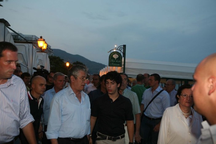 Alassio: Bossi "noi della Lega non andiamo in vacanza"