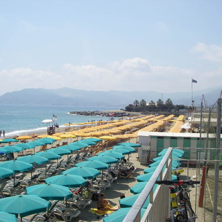 Turismo: Liguria chiede a Governo soluzione per balneari