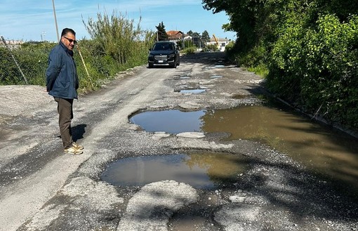 Bastia, Podio: "Strada che conduce verso case, attività e canile disastrata"
