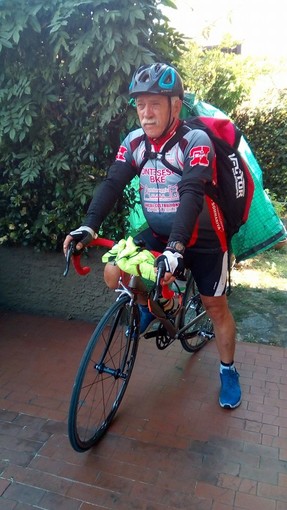 Barbanotti e la sua "pedalata longa" per i diritti umani passano da Savona Barbanotti e la sua "pedalata longa" per i diritti umani passano da Savona
