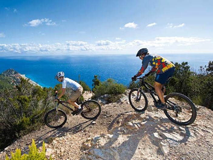 Ciclovia Tirrenica, Regione Liguria "Via libera al progetto di fattibilità tecnico-economica, sentiti i comuni coinvolti" Ciclovia Tirrenica, Regione Liguria "Via libera al progetto di fattibilità tecnico-economica, sentiti i comuni coinvolti"