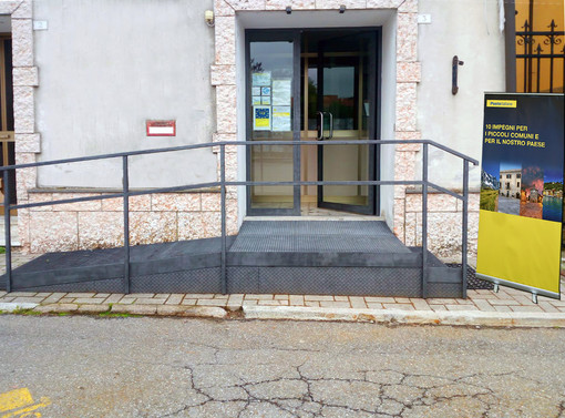 Poste Italiane abbatte le barriere architettoniche nell'ufficio postale di Bardineto
