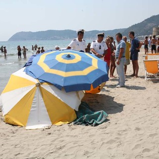 Loano: malore in spiaggia anziano perde la vita ai bagni Murena