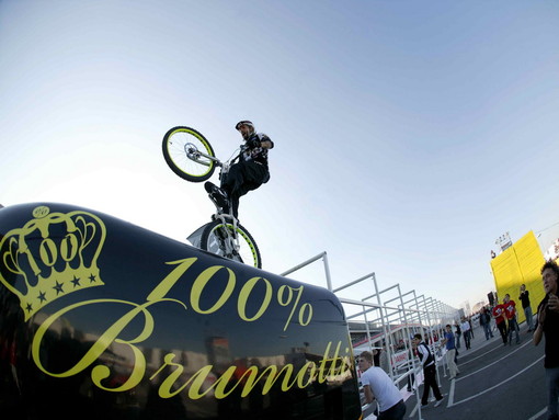 Loano Solidale Live Show: il cast di "stelle loanesi" si arricchisce con Vittorio Brumotti, Shel  Shapiro ed Enrico Mutti