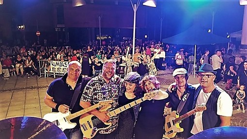Finalmente Venerdì, in Orto Maccagli a Loano concerto della band Rumors