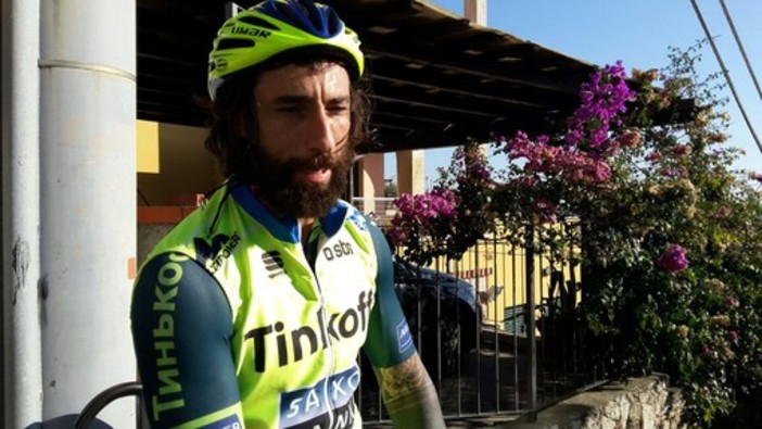 Ancora un’aggressione ai danni di Vittorio Brumotti e della sua troupe Ancora un’aggressione ai danni di Vittorio Brumotti e della sua troupe