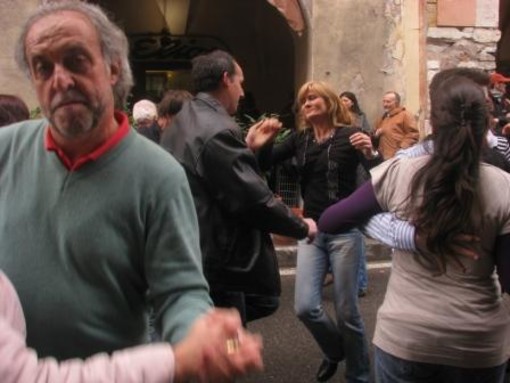 Albenga, domenica al via rassegna di danze popolari con &quot;Bala' in Riva a U Ma'&quot;