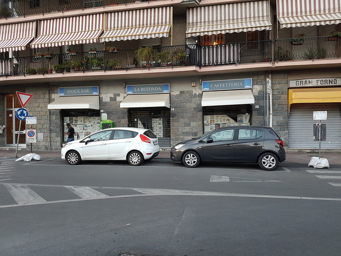 Albenga, il "Bar Las Bengas" si trasferisce da Vadino: quale la situazione del quartiere?