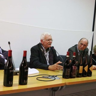 Alassio, incontro con l'enologo e scrittore Massimo Martinelli