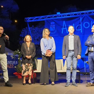 Andora, tutto esaurito e tanti applausi per Matteo Bassetti (FOTO)