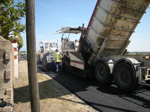 Un additivo per mitigare i miasmi di bitume provenienti dalla Cava Icose tra Cisano e Zuccarello
