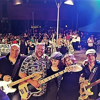 Finalmente Venerdì, in Orto Maccagli a Loano concerto della band Rumors