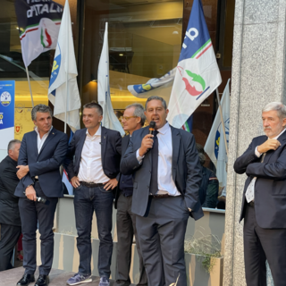 Da sinistra: Bagnasco, Rixi e Rosso con il presidente Toti