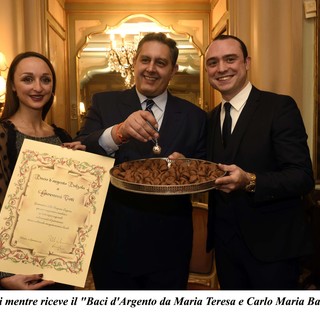 Alassio, a Giovanni Toti il prestigioso "Bacio d'Argento": "Ha dato prova costante di vicinanza ai cittadini" (FOTO e VIDEO)